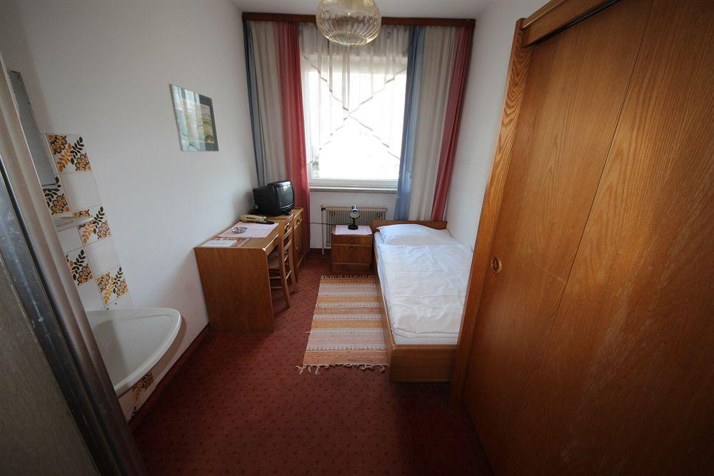 Hotel Kleinmuenchen Линц Екстериор снимка