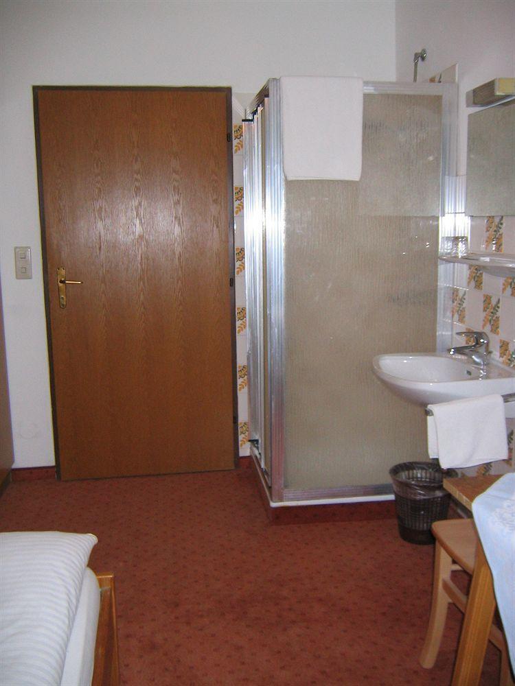 Hotel Kleinmuenchen Линц Екстериор снимка