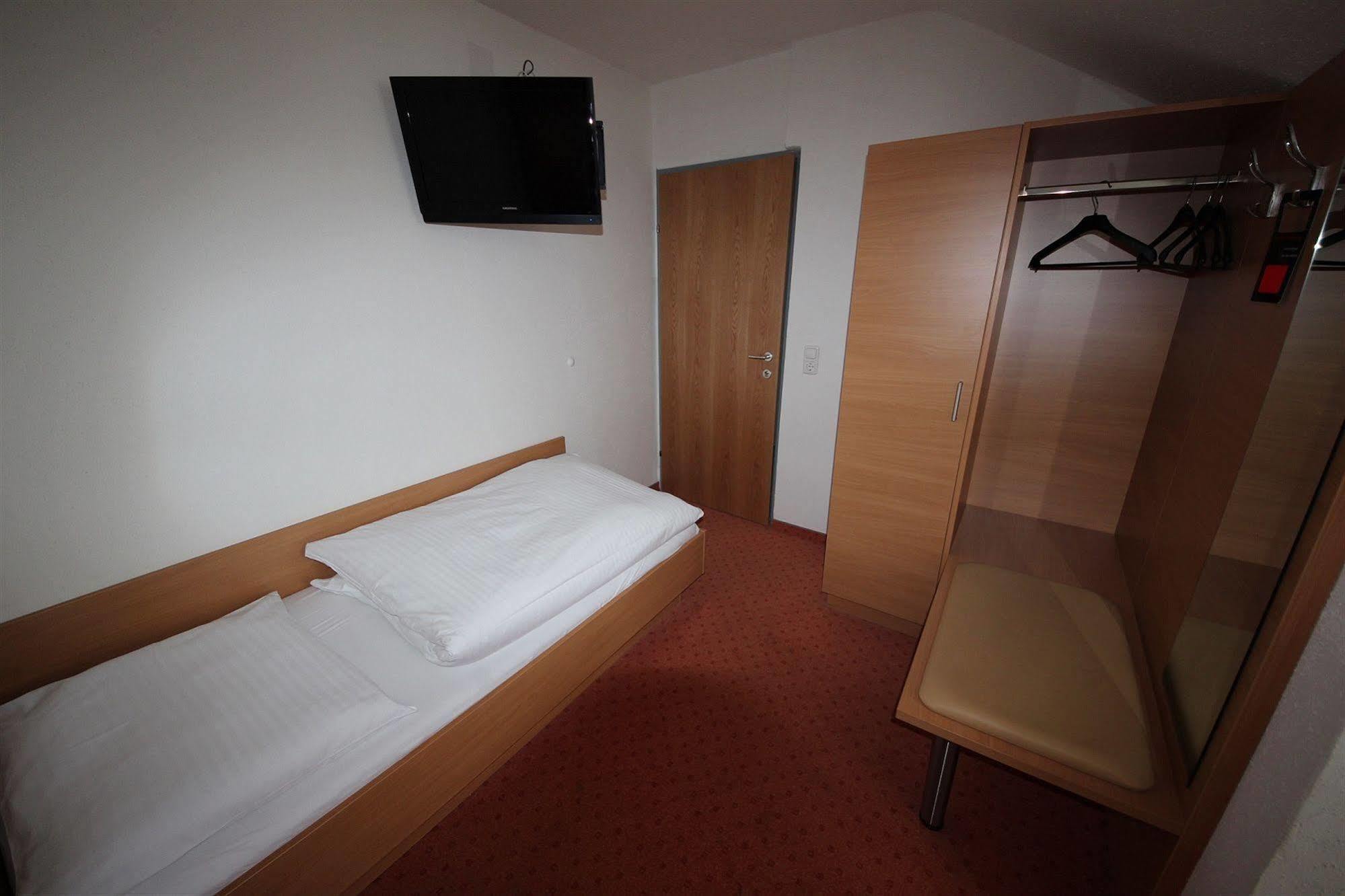 Hotel Kleinmuenchen Линц Екстериор снимка