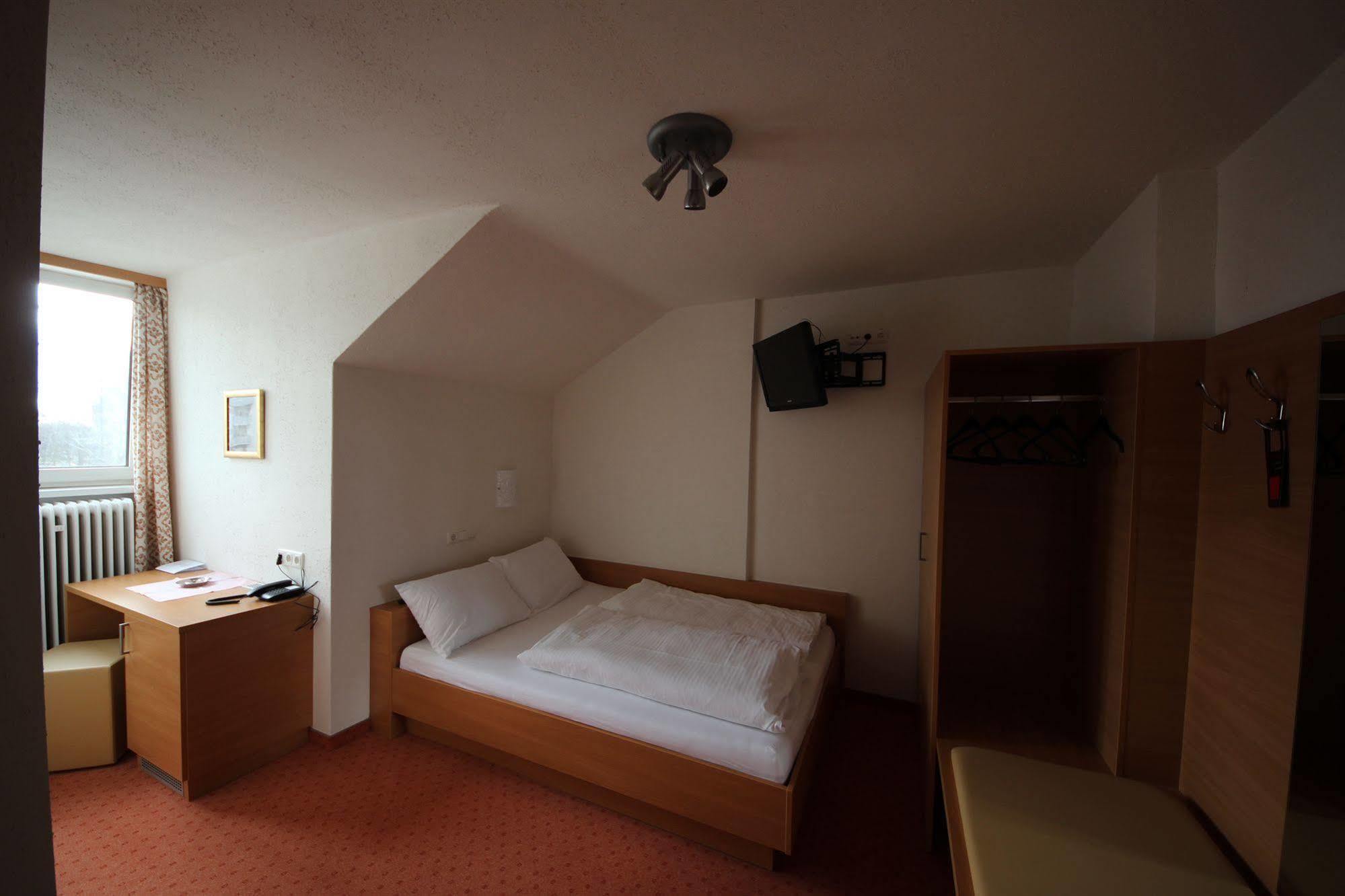 Hotel Kleinmuenchen Линц Екстериор снимка