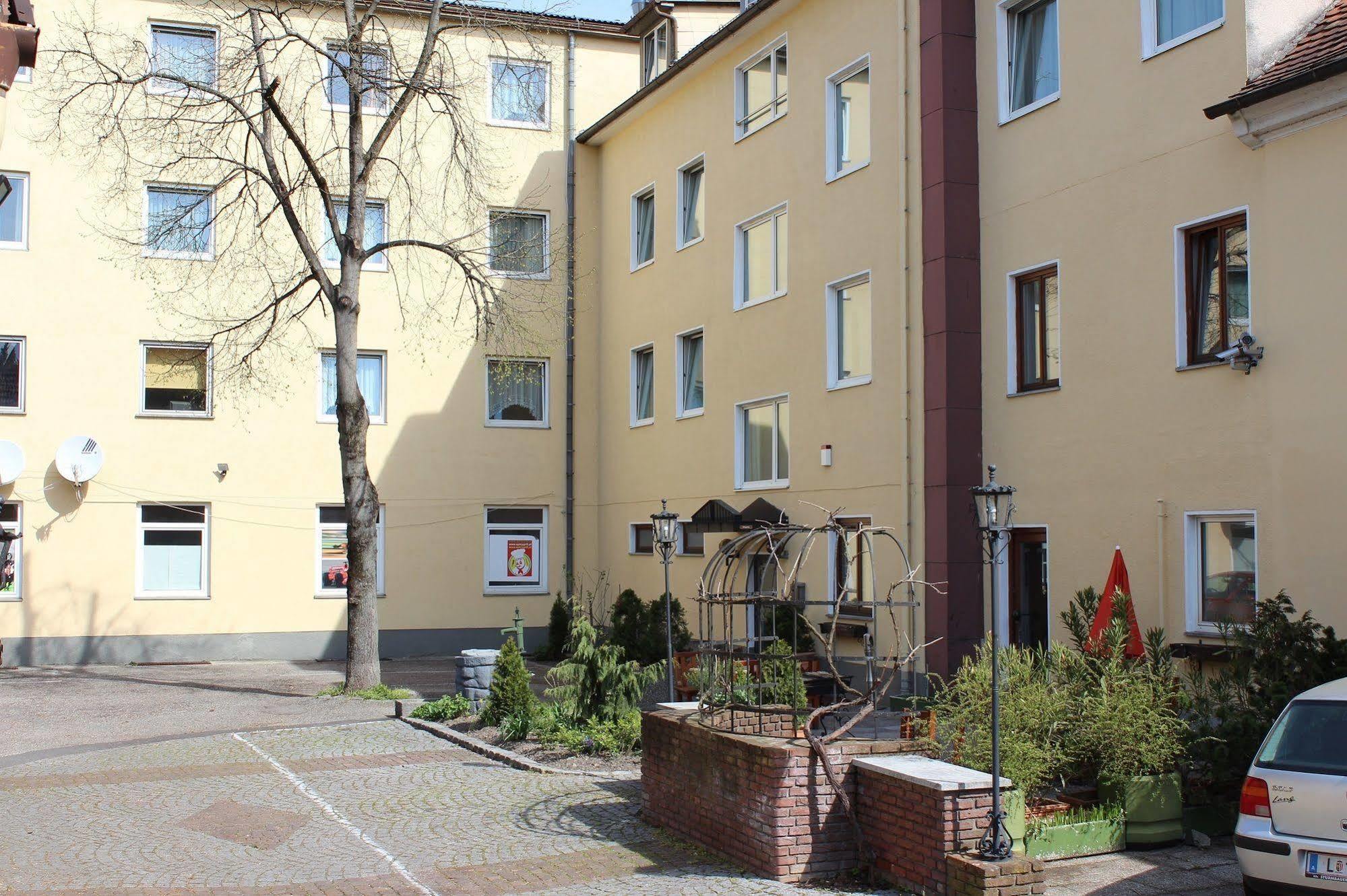 Hotel Kleinmuenchen Линц Екстериор снимка