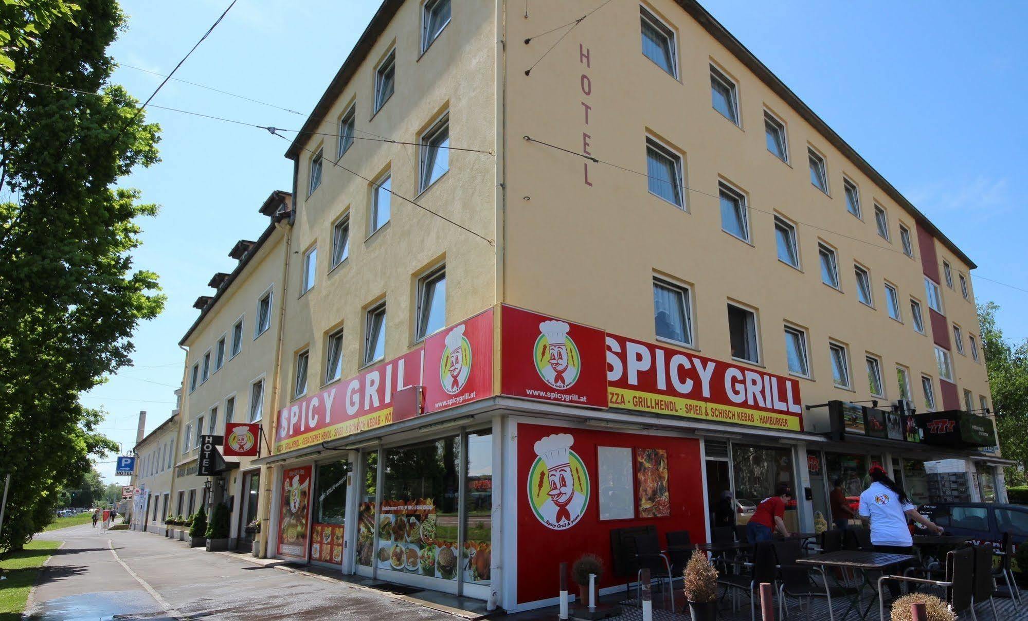 Hotel Kleinmuenchen Линц Екстериор снимка
